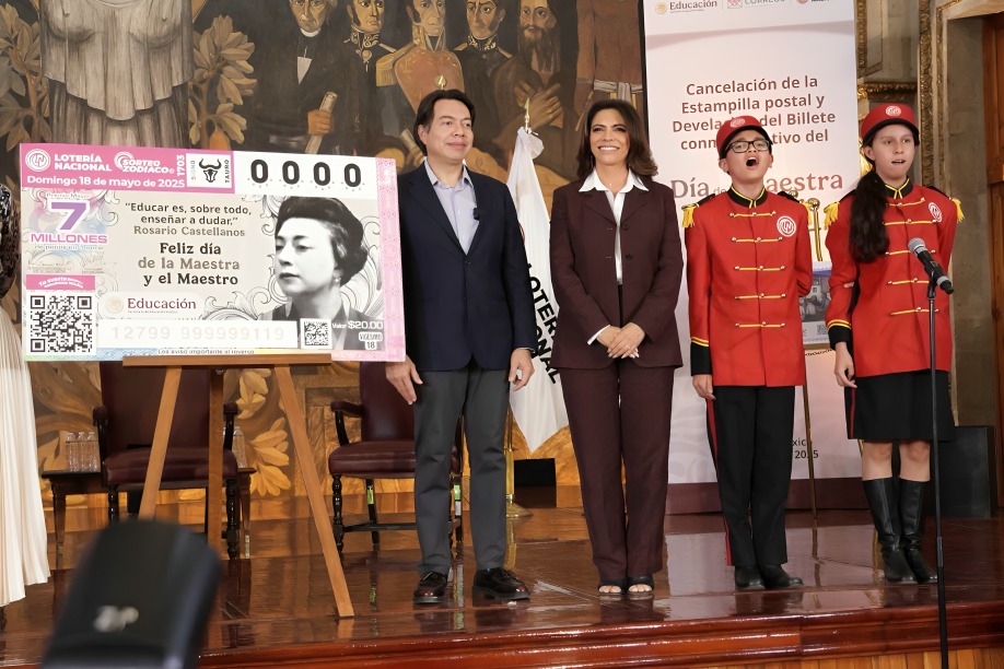 Correos de México se suma a homenaje a maestros