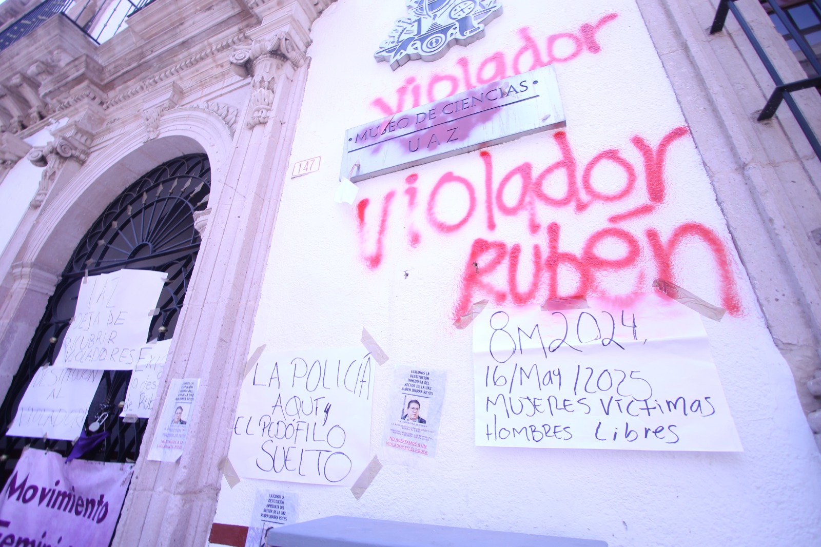 Exigen destitución inmediatada a rector de la UAZ