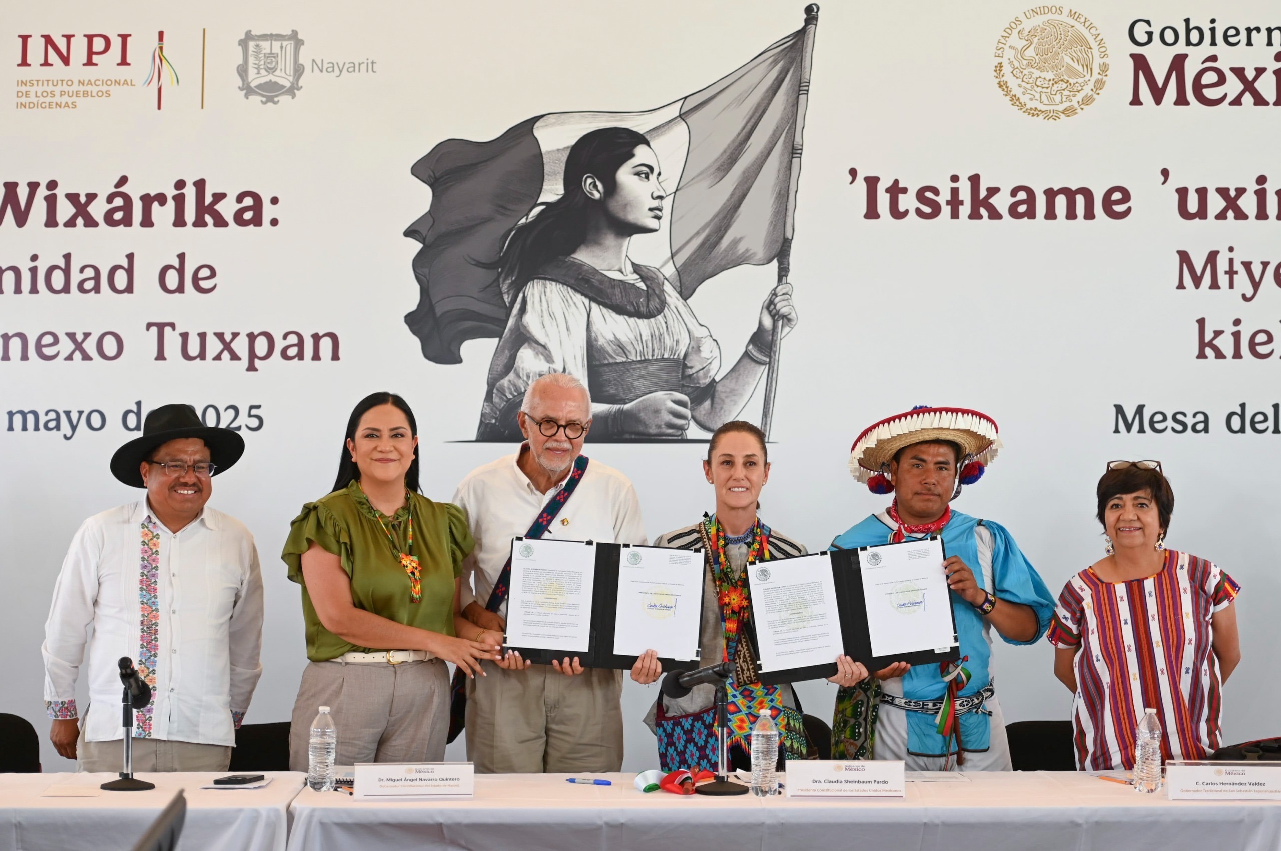 Sheinbaum devuelve hectáreas de tierra al pueblo de Wixárika