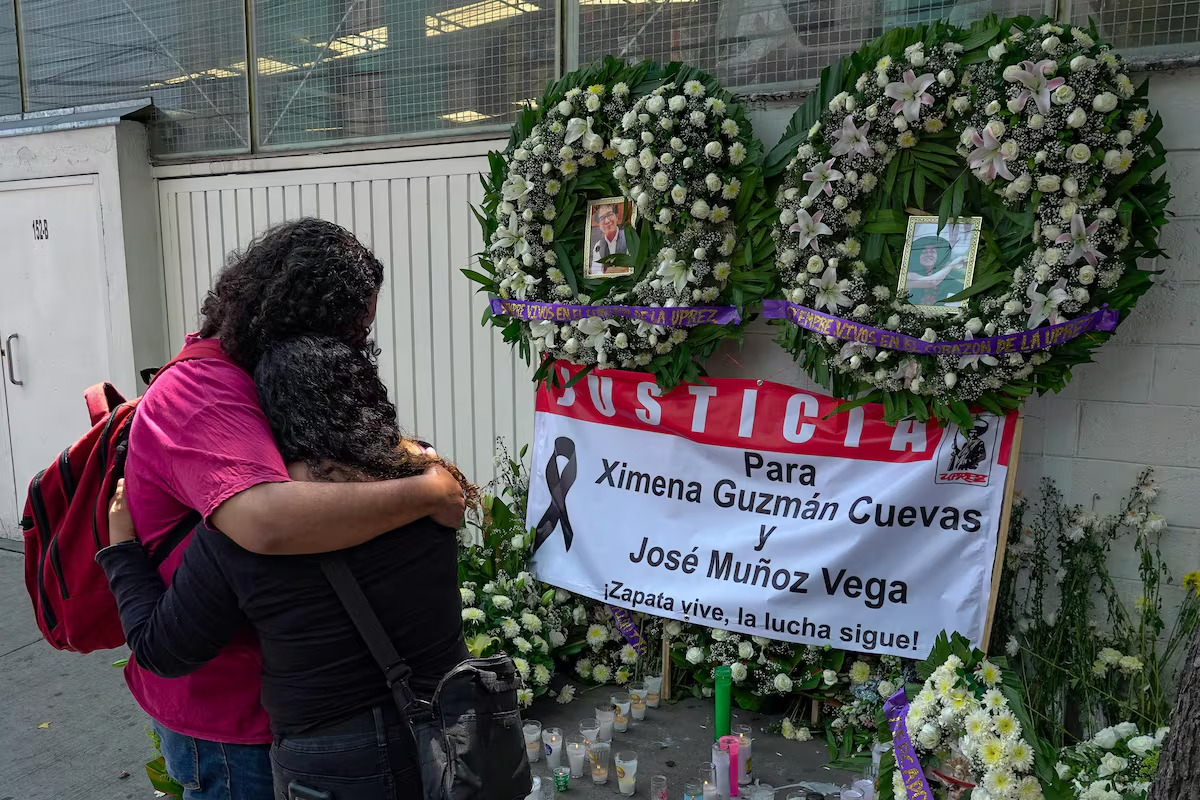 Investigan policías en cdmx