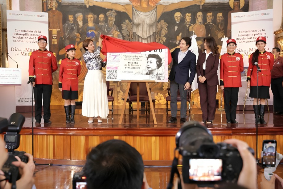 Lotería Nacional lanza billete conmemorativo para maestros