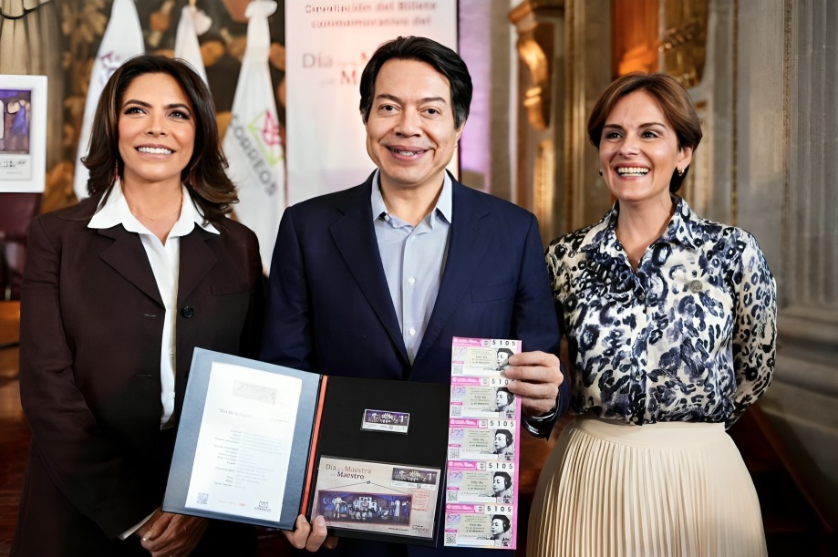 Lotería Nacional reconoce trabajo de maestros