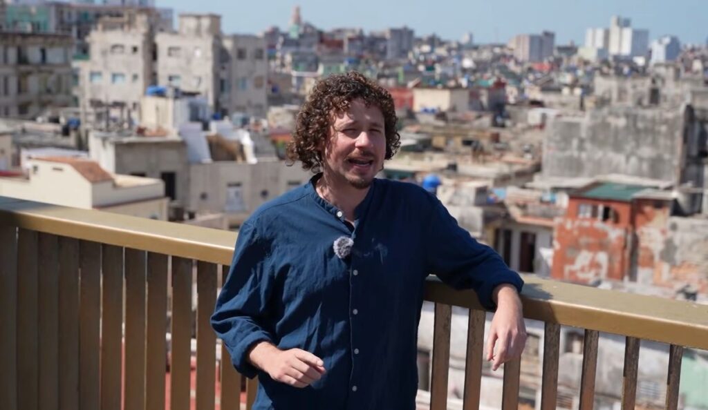 Luisito Comunica en Cuba
