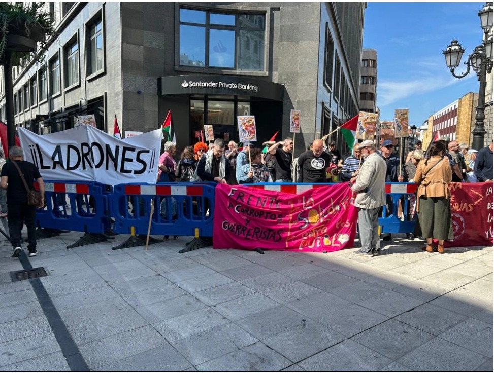 Manifestantes en Oviedo