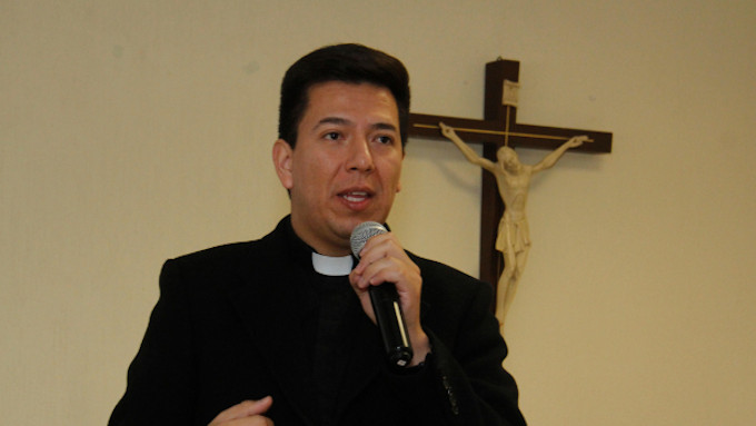 Padre Enrique Mújica