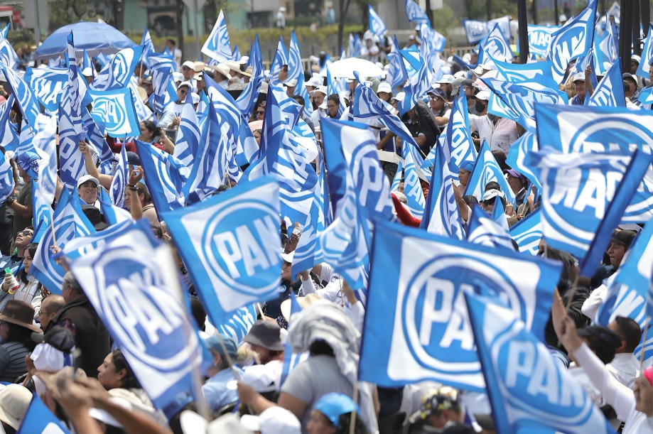 Panistas de Puebla exhiben nepotismo de Mario Riestra