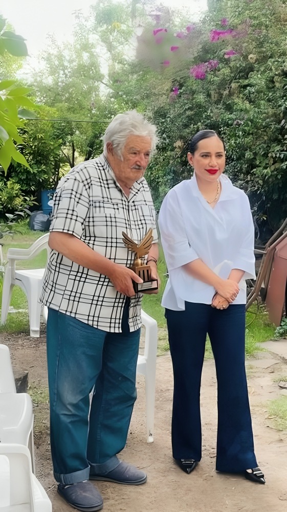 Sandra Cuevas y Pepe Mujica