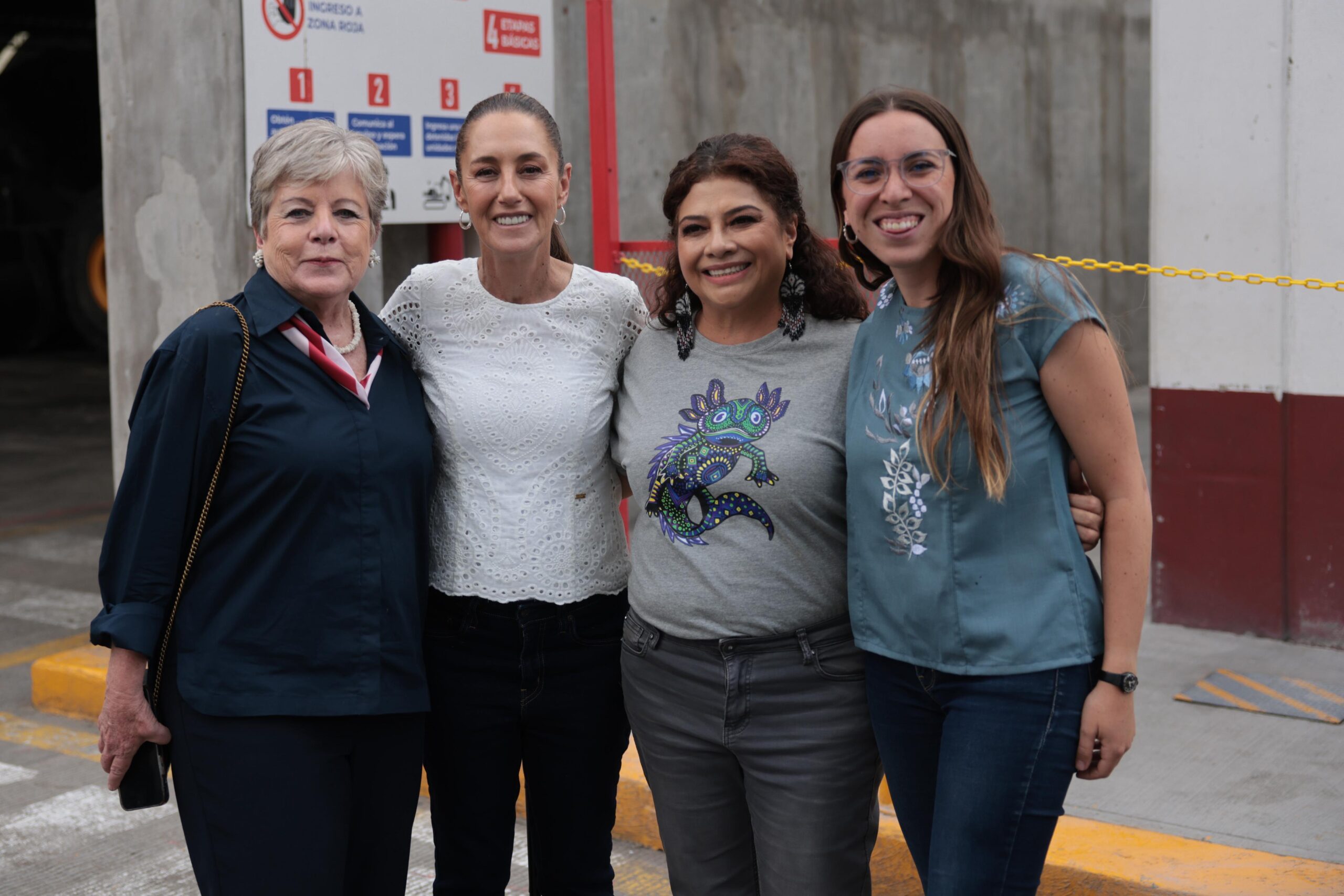 Sheinbaum, Brugada y Delfina Gómez vistian plantas de residuos