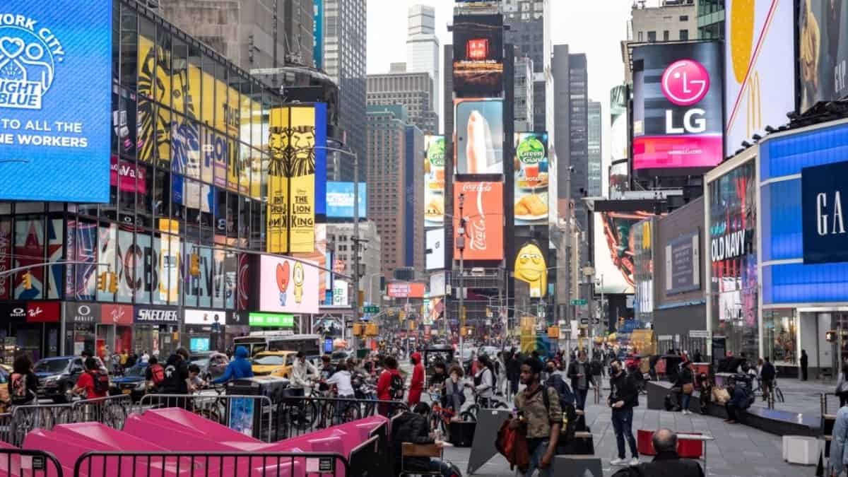 Sheinbaum destaca el decrecimiento de economía de EU