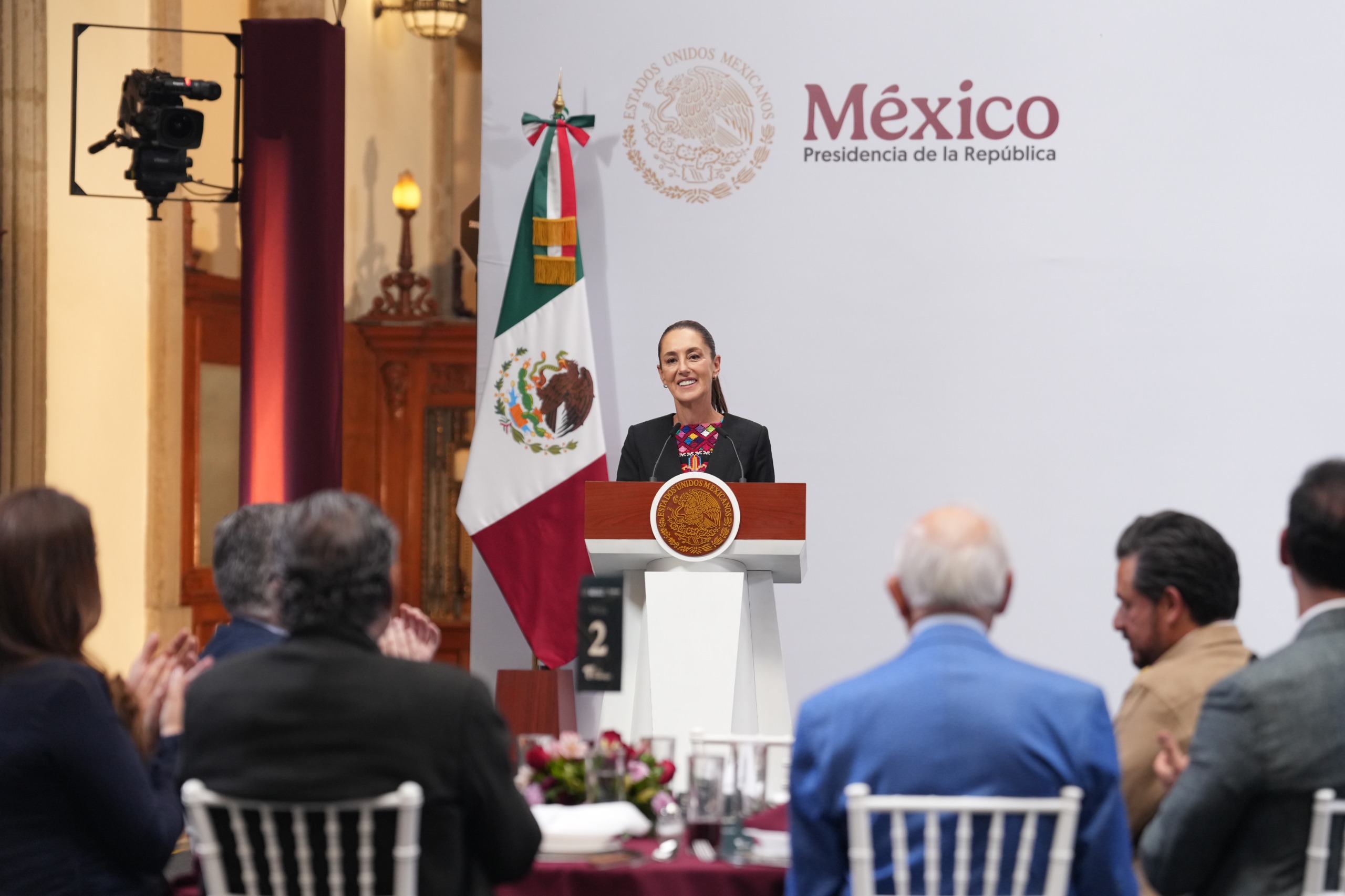 Sheinbaum anuncia transición gradual a jornada de 40 horas