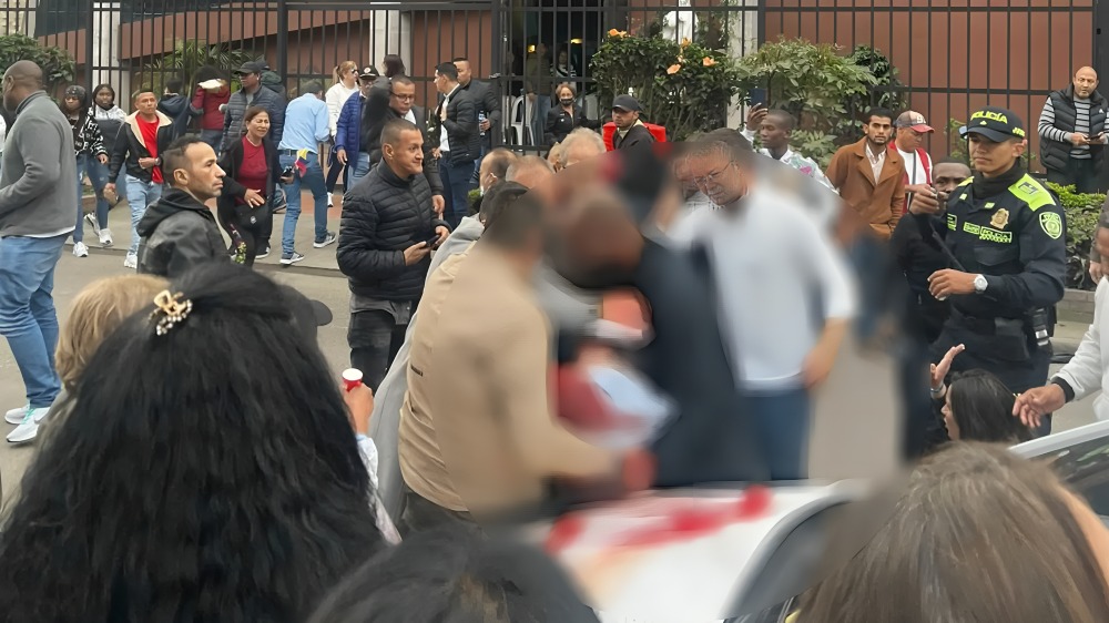 Disparan contra Miguel Uribe en Colombia 