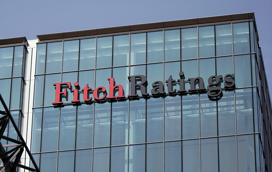 Fitch baja califiación a financieras mexicanas