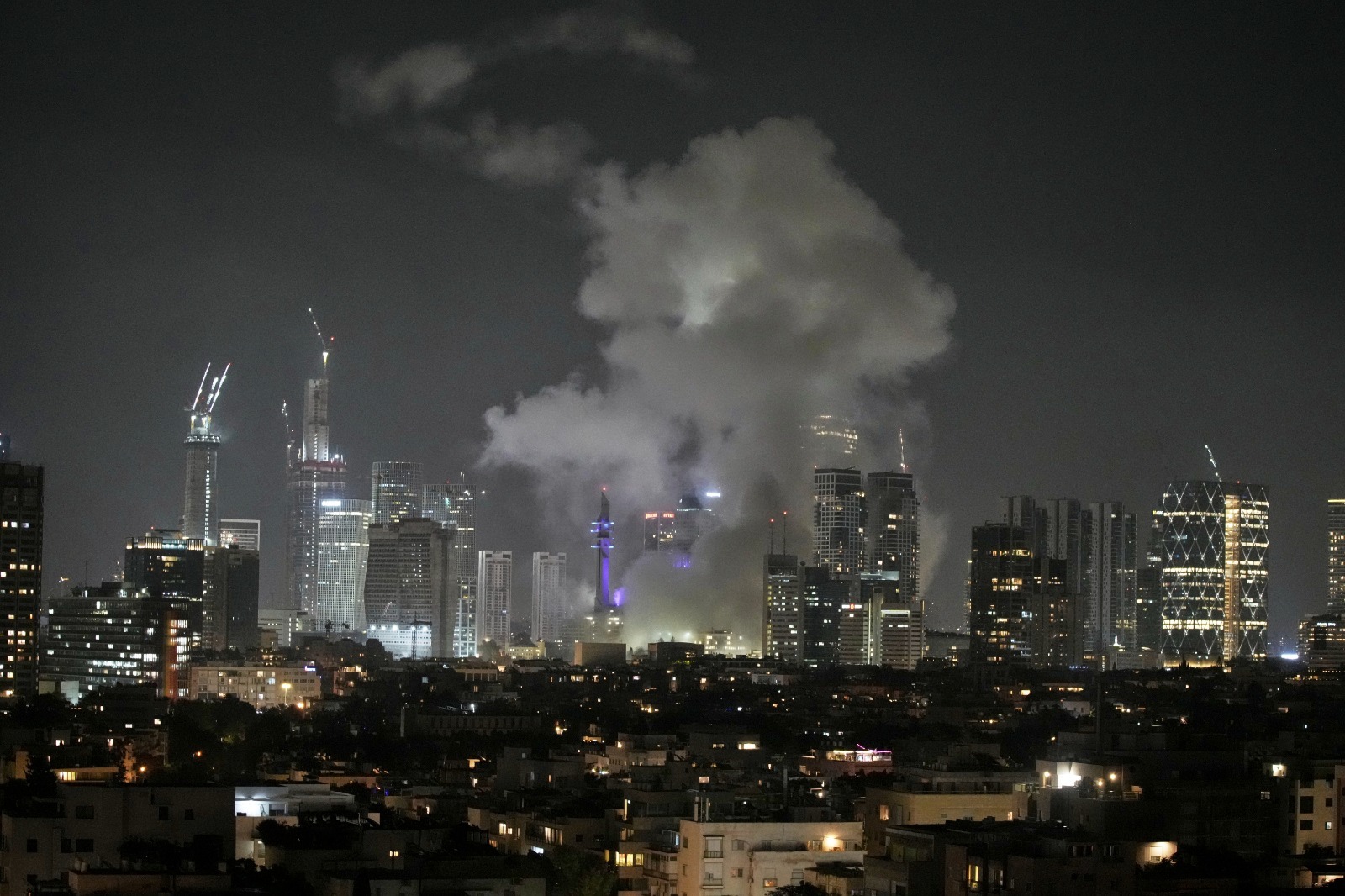 Irán bombardea a Tel Aviv 