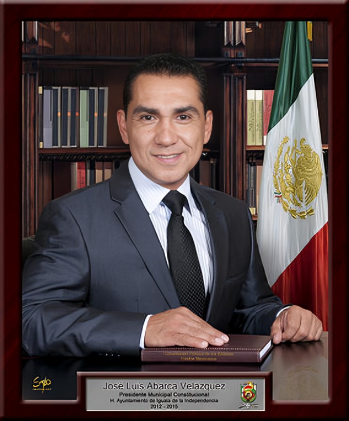 Juez absuelve a José Luis Abarca por secuestro de normalistas