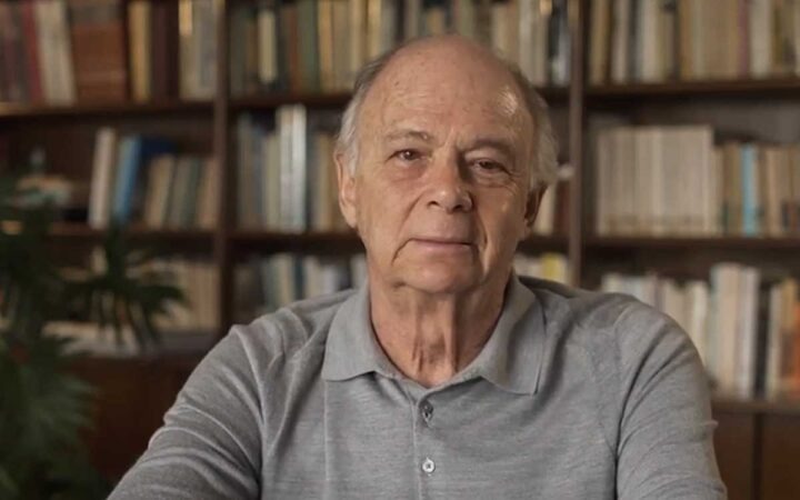 Krauze es el centro de la burla entre simpatizantes de la 4T