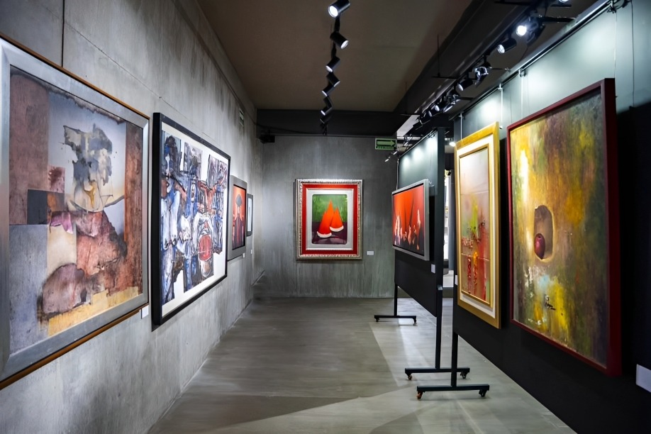 Las millonarias obras de arte en galería de Sandra Cuevas
