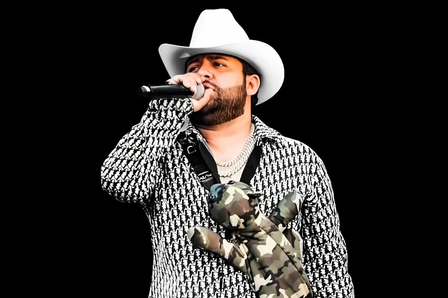 Luis R. Conriquez asegura que no puede cantar en EU