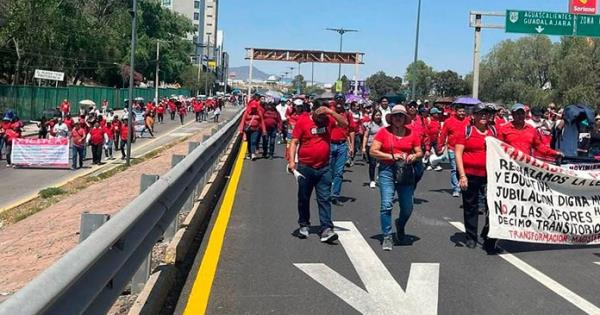 Maestros CNTE trafico