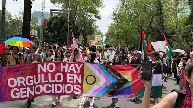 Marcha del Orgullo exige derechos y alto al genocidio en Palestina