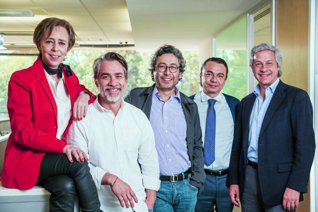 MCCI se hunde tras abandono de oligarcas