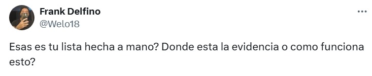 Redes tunden a Simón Levy