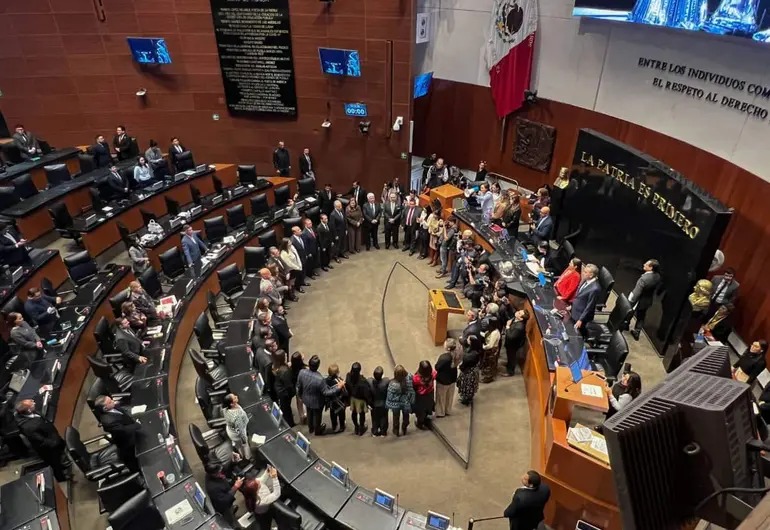 Senado aprueba ley de telecomunicaciones 
