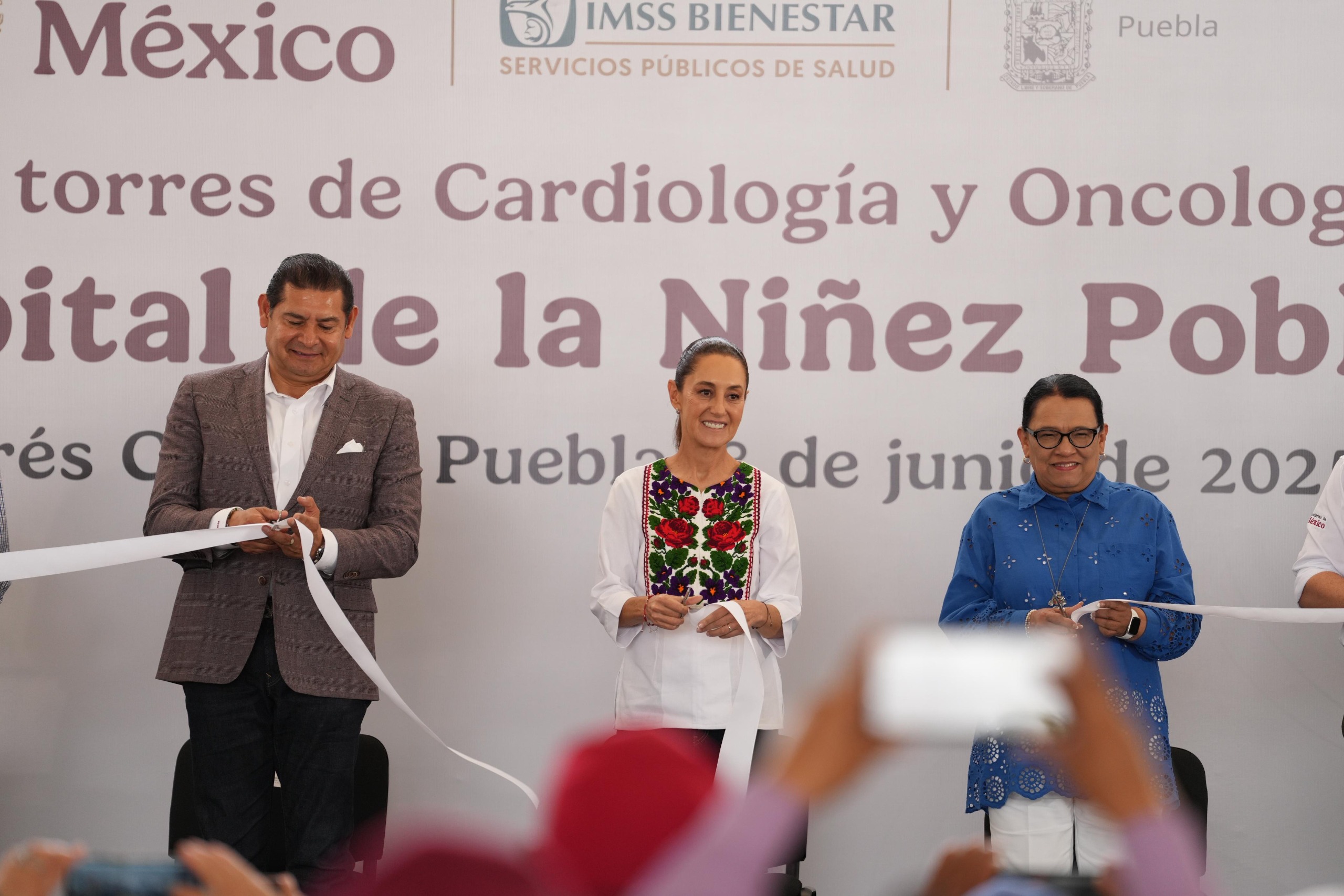 Sheinbaum exige respeto a migrantes mexicanos