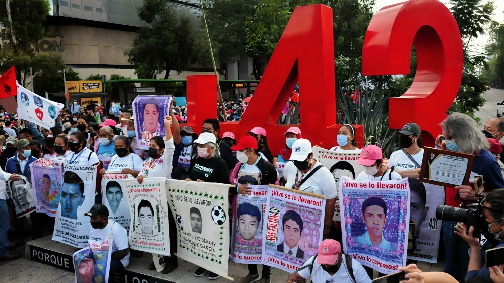 Tribual rechaza amparo de padre de los 43 normalistas