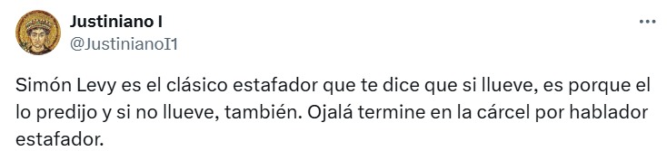Usuarios critican a Simón Levy
