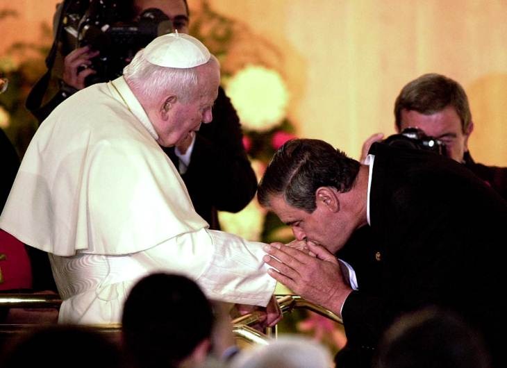 Vicente Fox dio privilegios a El Yunque y a Los legionarios de Cristo