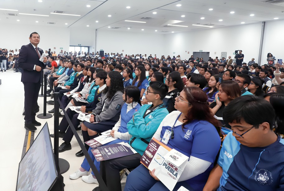 Armenta comprometido con accesos a la información de estudiantes