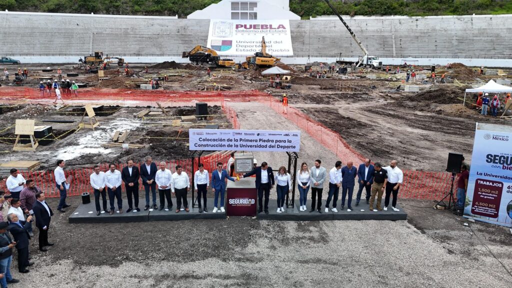 Armenta inicia construcción de Universidad del Deporte
