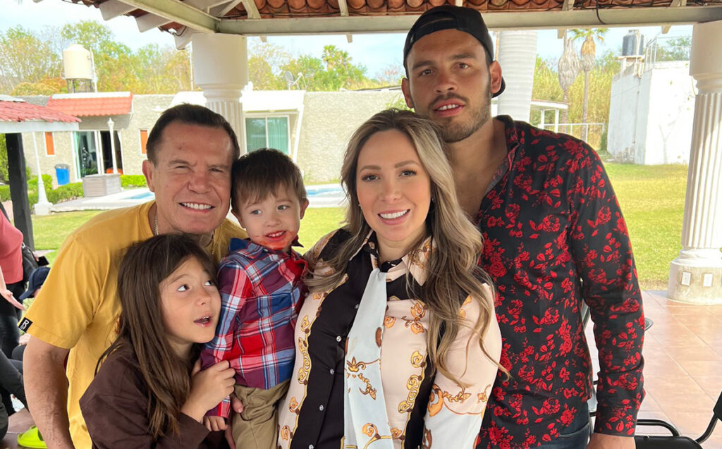 Familia de Julio César Chávez Jr.