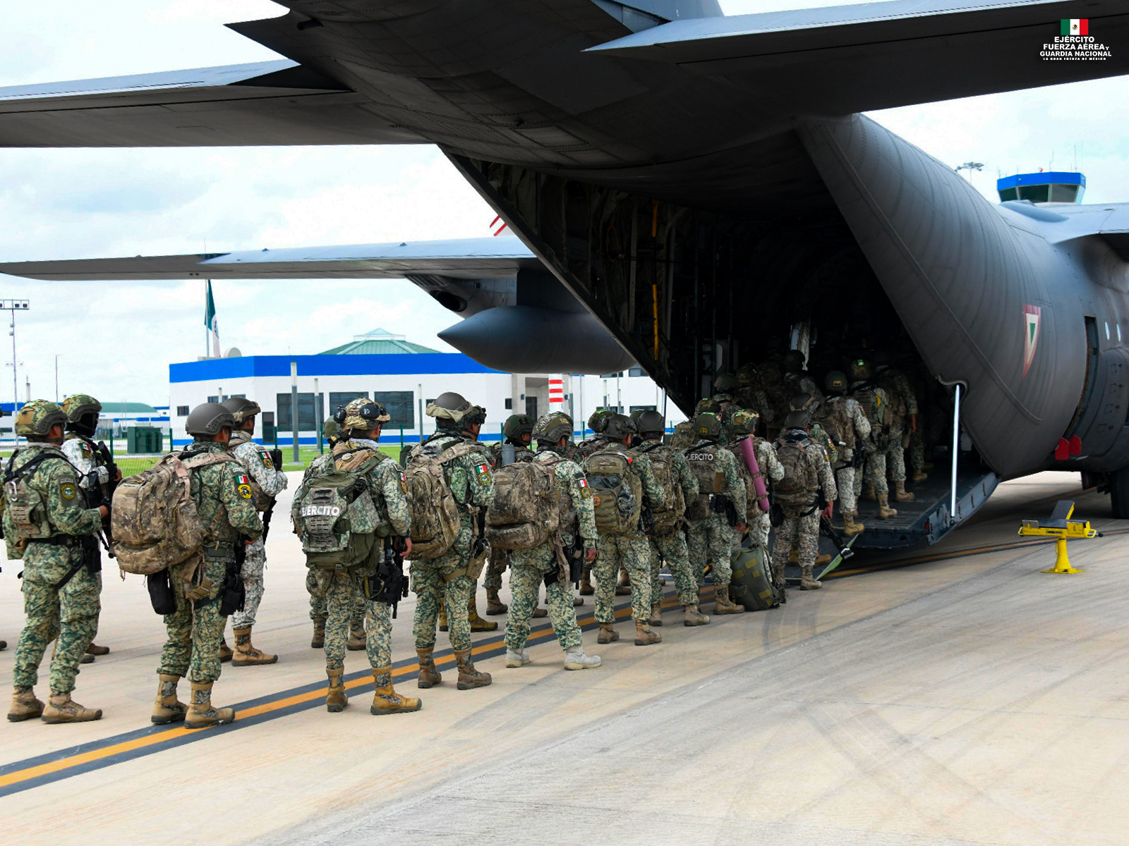 Defensa envía 90 elementos de Fuerzas Especiales a Sinaloa
