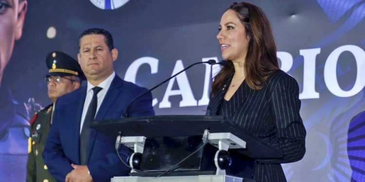 Diego Sinhue y Libia Dennise