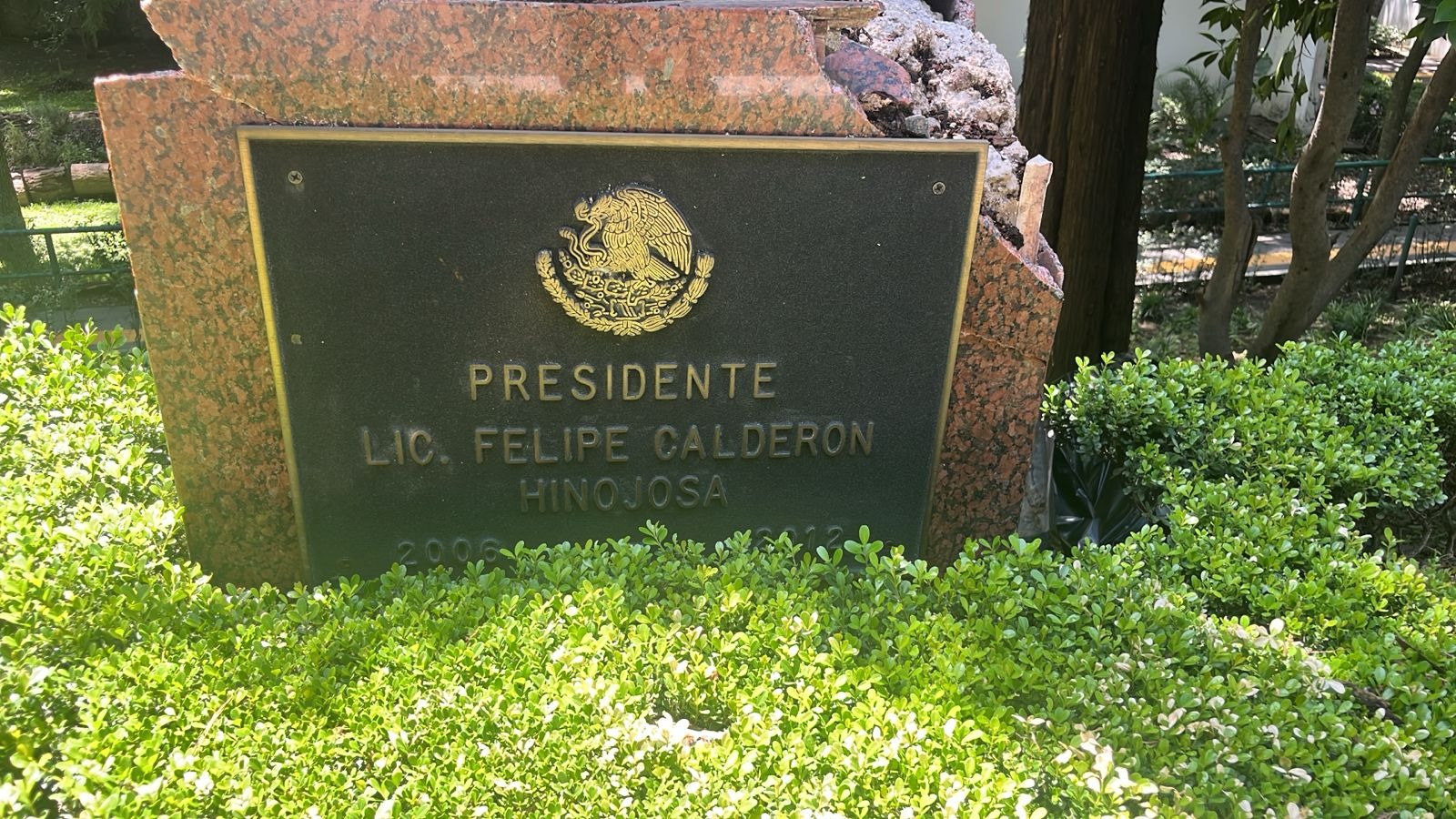 Estatua de Calderón Los Pinos