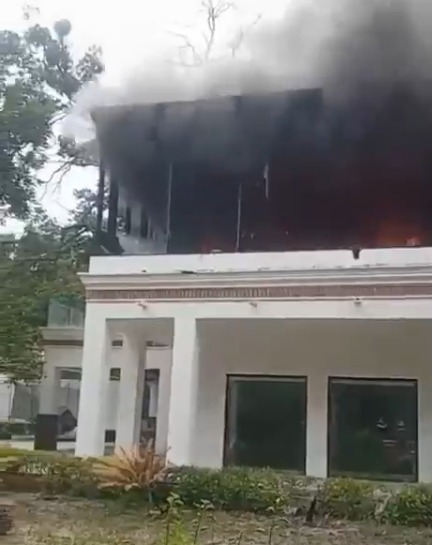 Incendio casa de El Bronco