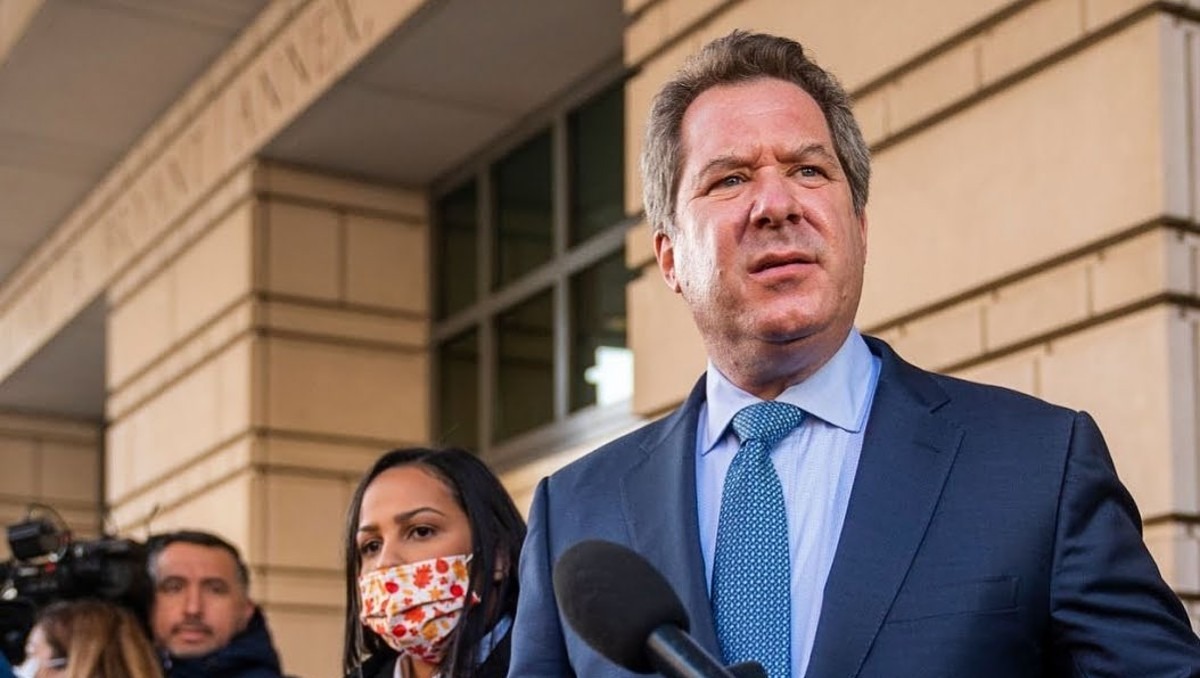 Jeffrey Lichtman presume defensa de familia Guzmán