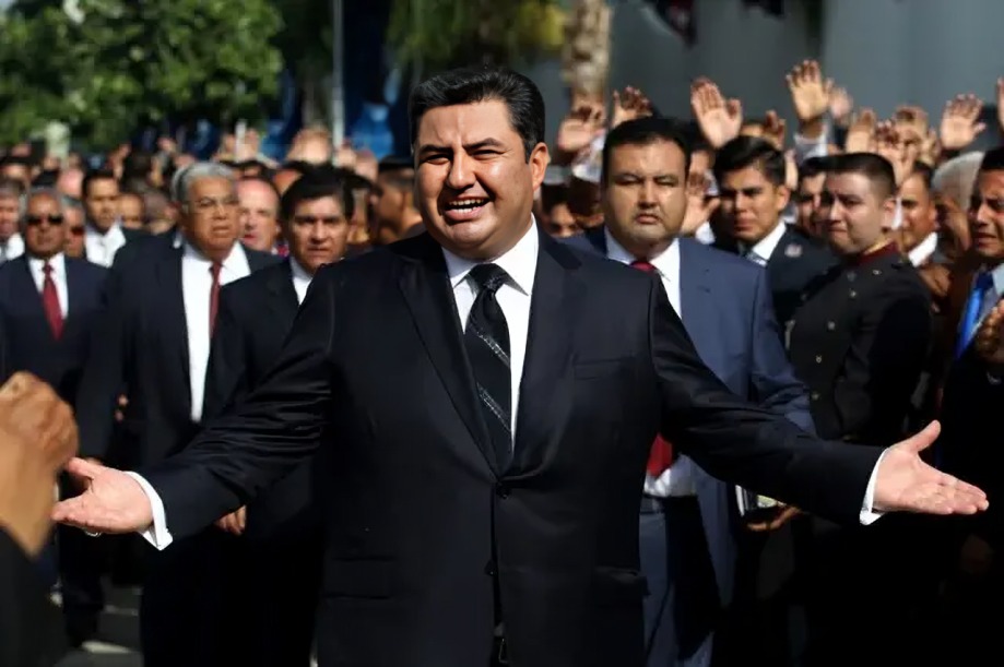 Jueza de la Luz del Mundo evita hablar de Naasón Joaquín