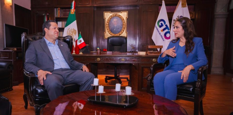 Libia Dennise y Diego Sinhue