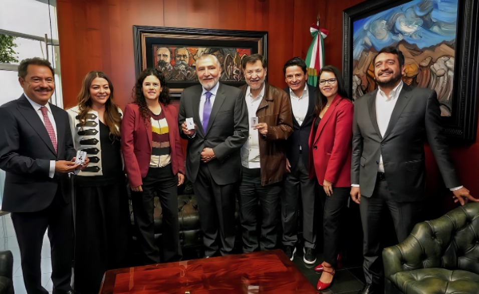 Lorenzo Córdova acusa a Morena de intentar acabar con INE