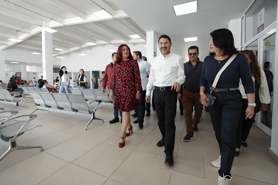 Martí Batres visita unidad de Médician de Tecámac