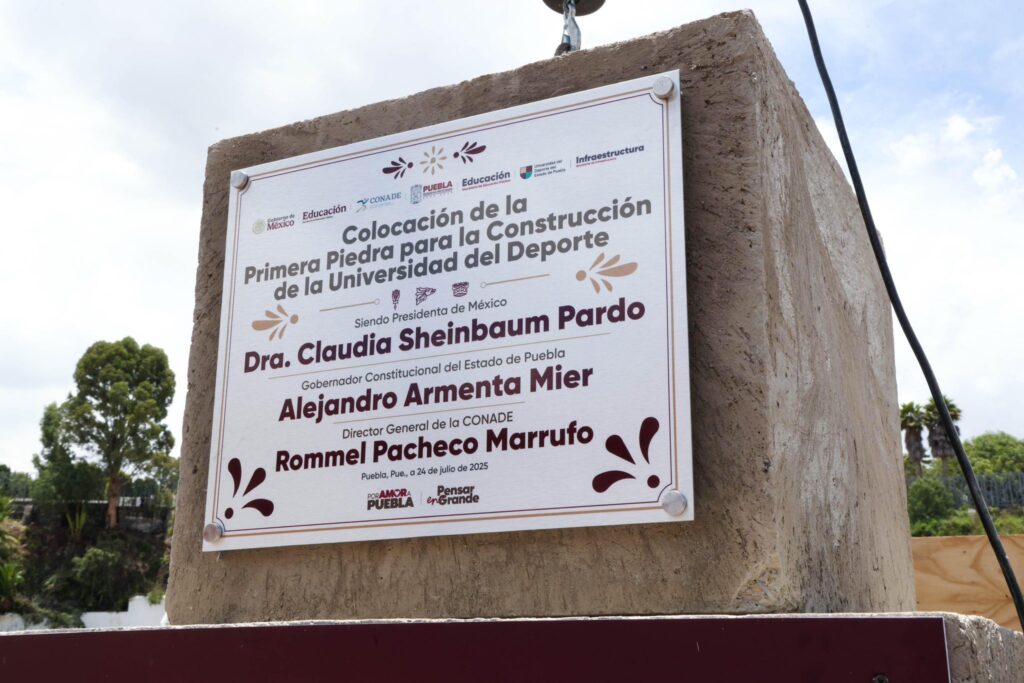 Primera piedra UDEP