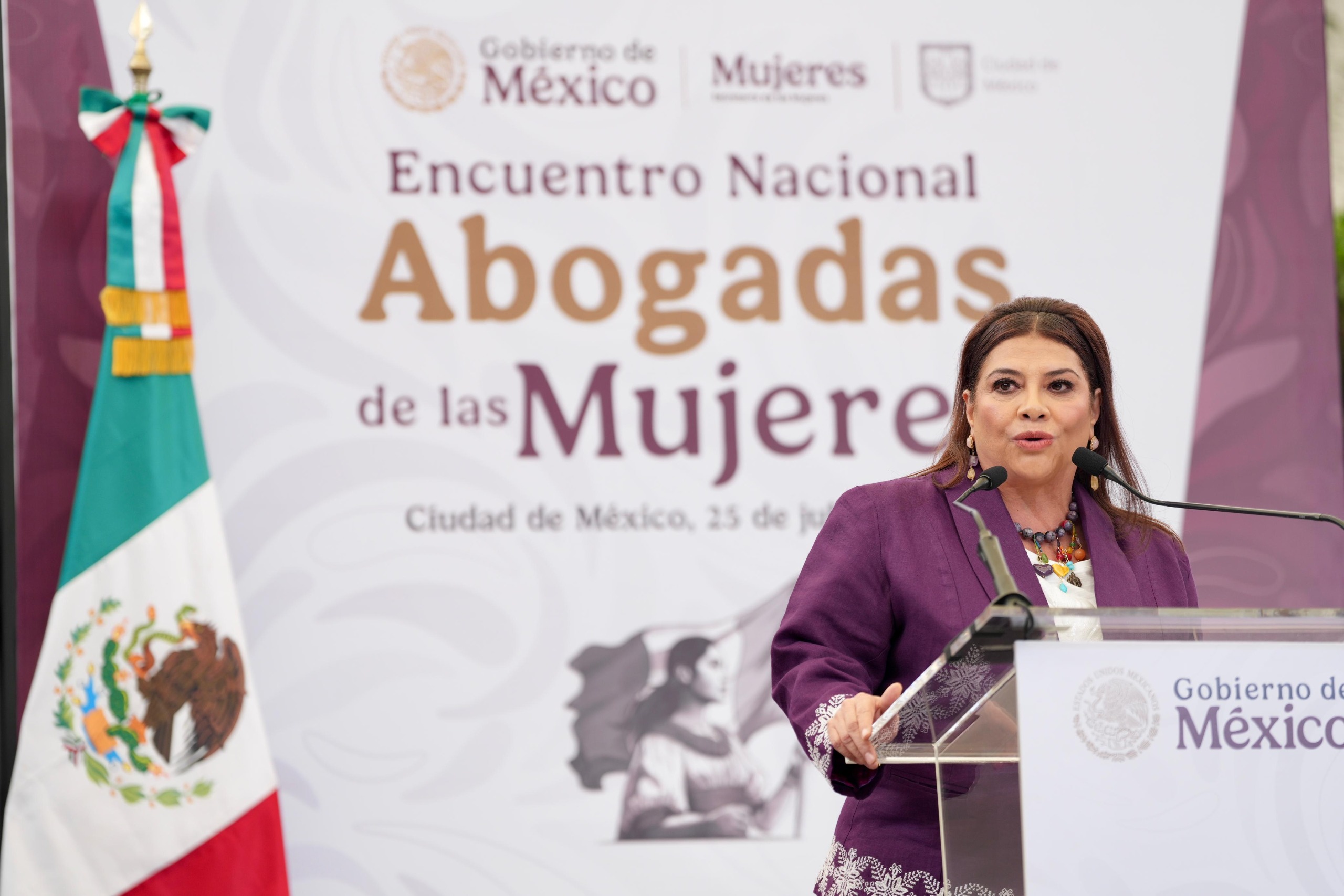 Funcionarias reconocen el apoyo de la presidenta