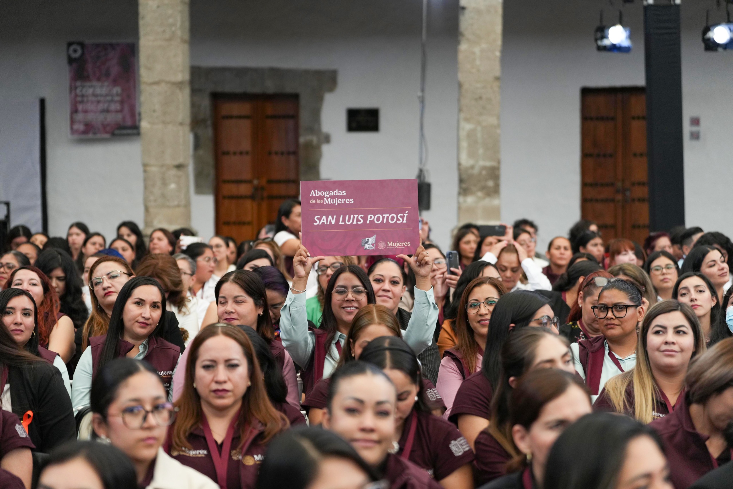 Sheinbaum inaugura programa Abogadas de las Mujeres