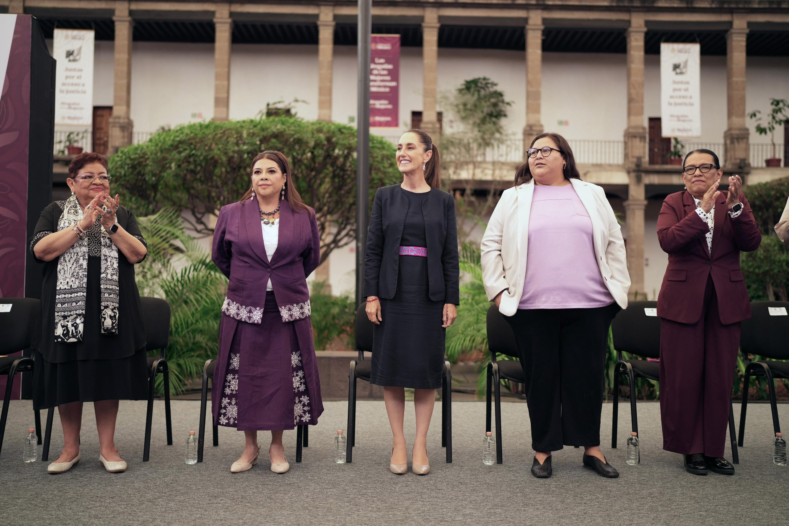 Funcionarias reconocen el apoyo de la presidenta