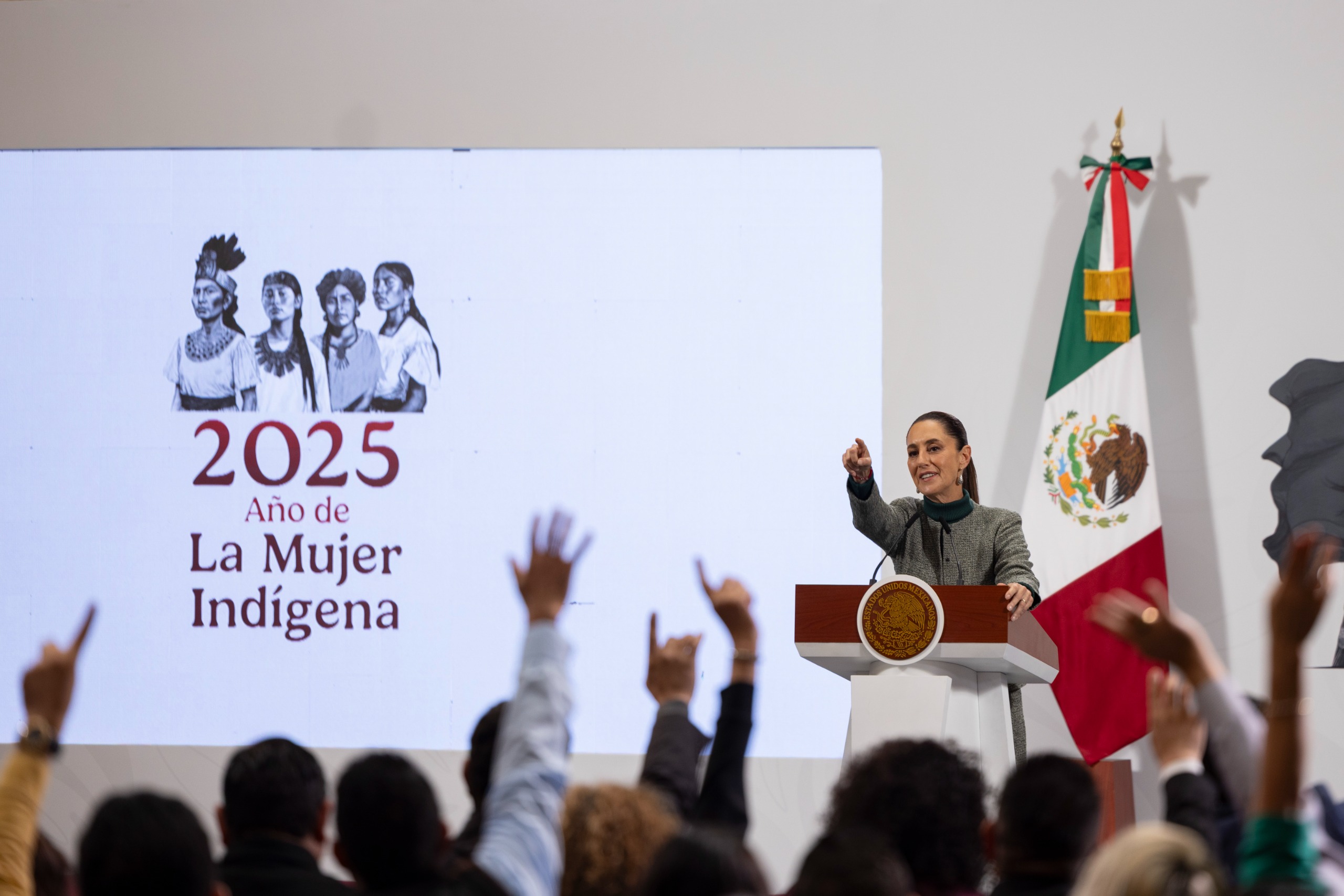 Sheinbaum tunde a oposición