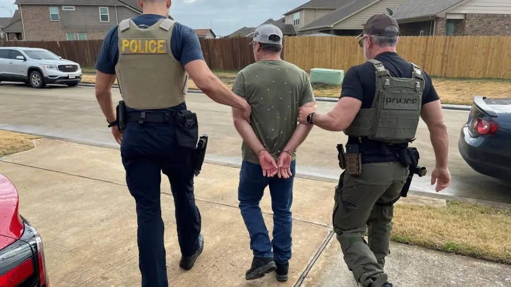 Trump cada vez más aislado en temas migratorios: CNN