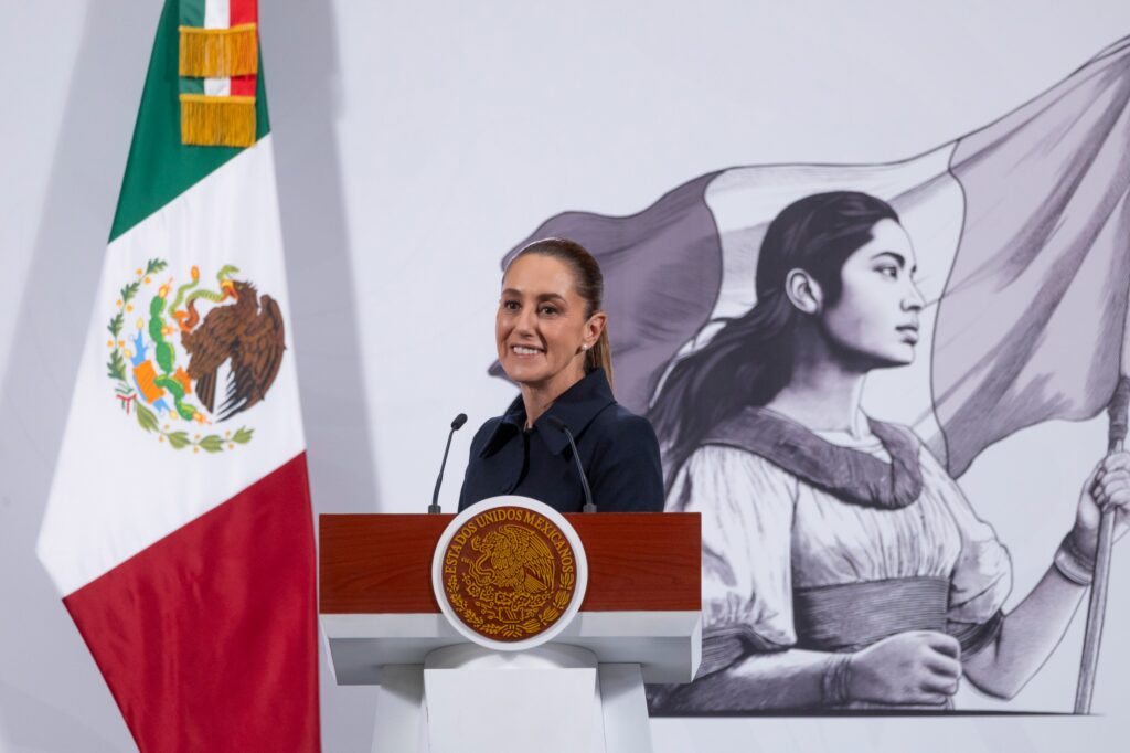 Anabel Hernández es escritora de ciencia ficción: Sheinbaum