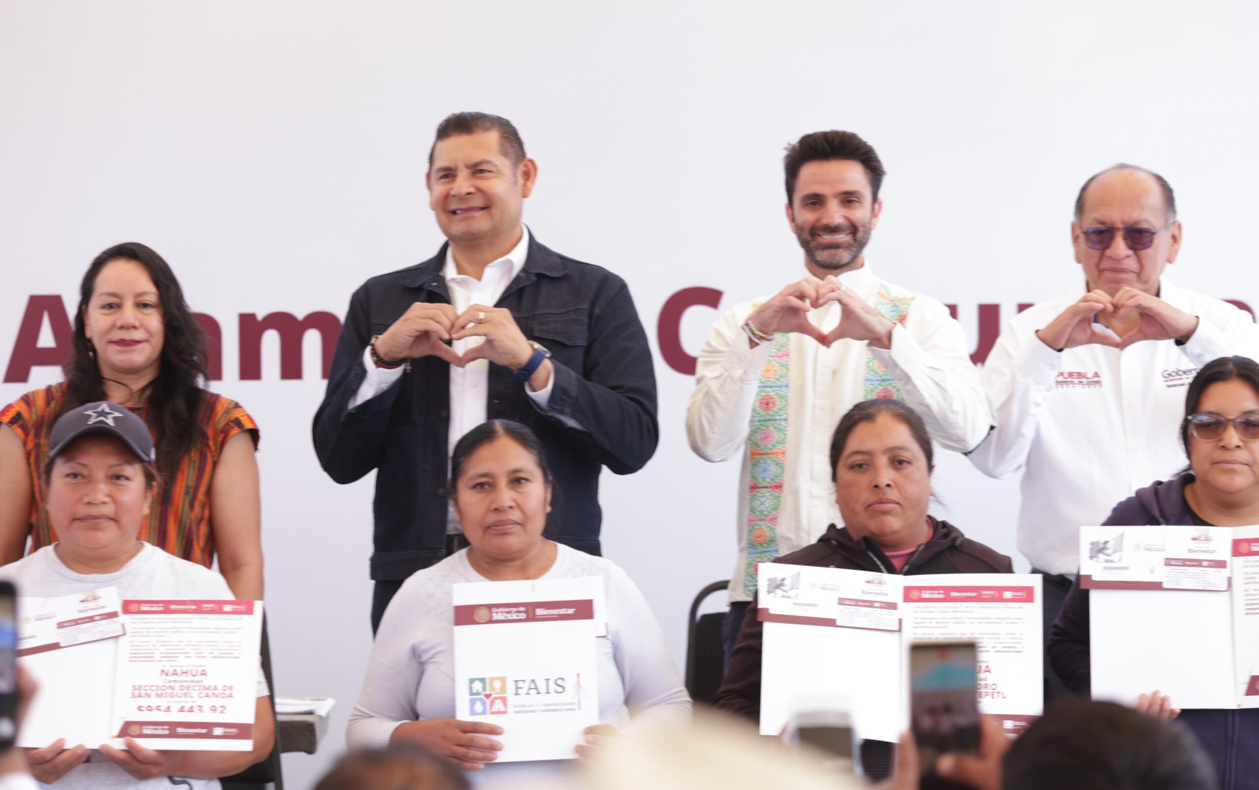 Armenta anuncia construcción de sendero de paz en San Miguel Canoa